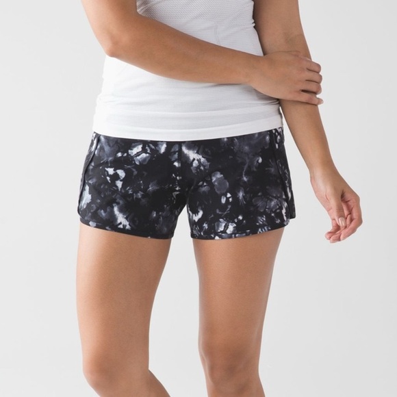 Lululemon Run Times Short Dusk Dye White Black / Black Size 4 - Picture 4 of 9